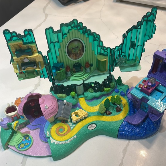 2001 Turner Entertainment Pre-Owned Wizard of Oz Castle Polly Pocket Castle - Picture 5 of 11